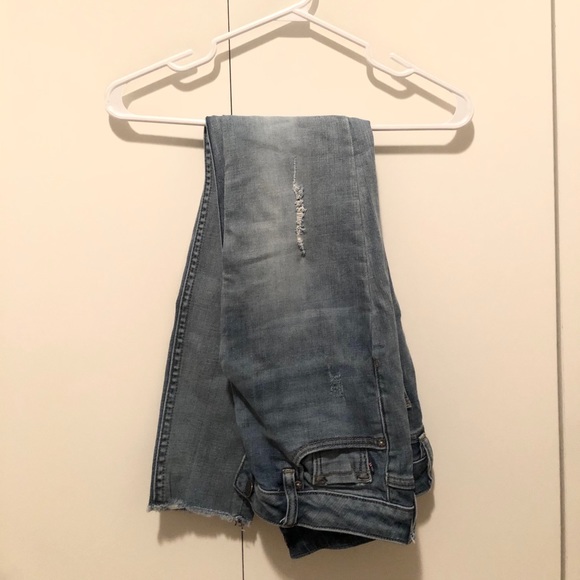 distressed skinny jeans - Picture 5 of 5